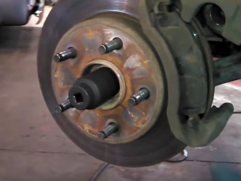 wheel-bearing-failure-causes-impact-contamination-installation-alignment